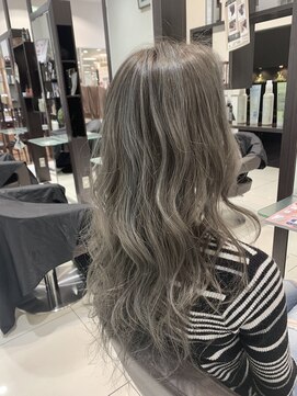 モデスト(modeste) ハイライト×グレー透明感抜群カラー！