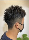 クセを生かしたツーブロックスタイル