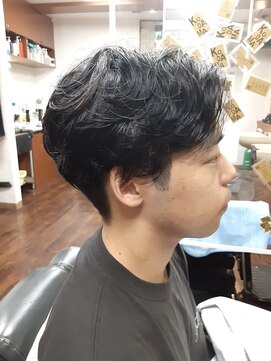 コダマ 新大塚店(KODAMA) センターパートツーブロックパーマスタイル（コンマヘア）理容室