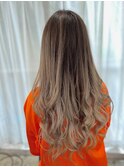 ロング似合わせカット白髪ぼかしツートンカラシアーベージュ