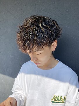 ジン(ZINE) 波巻きパーマ×ハイライト