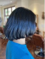 クロス(CROSS) 前上がりボブ