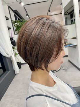 ログ(LOG) くびれショート小顔似合わせカット愛され前髪あり30代40代