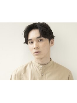 センターパート×眉カットで印象が変わる*パーマと組み合わせてクセやボリュームの悩みも改善[銀座/銀座駅]