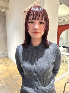 ハマモト 顔まわりレイヤーカット/ダークレッドカラー