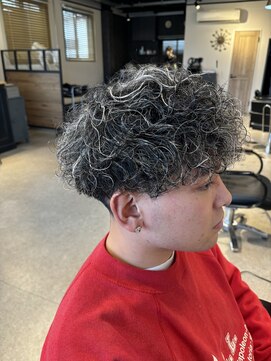 サンズ(suns) 《shuyu》ハイライト×波巻きパーマ×マッシュ