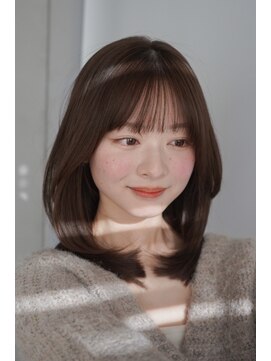 タス(tas) 愛されミディアムレイヤー　似合わせカット顔周りカット