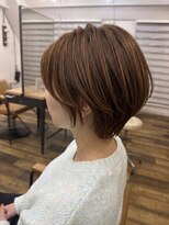 ジェナ(Jena)&nbsp;大人可愛い束感ショート