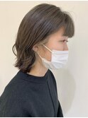 グレージュ × ホワイトベージュのイヤリングカラー