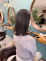 ベラ(Bella)&nbsp;大人可愛い外ハネミディアムセミロング20代30代40代