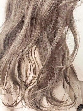 ケーツー心斎橋 クイーンズガーデン バイ ケーツー(K two QUEEN'S GARDEN by K two) ハイトーン/ケアブリーチ/透明感/カール/心斎橋&難波&なんば