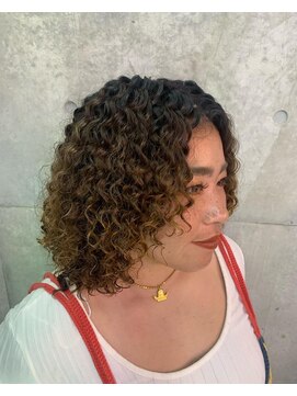 ノーフューチャー(NO FUTURE) スパイラルパーマ