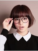 メガネが似合う顎ラインのお洒落ボブ