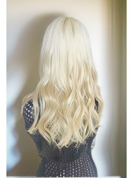 ミスグランディーヴィラス(Miss Grandee VILLAS) ブリーチ抜きっぱなしツヤ感ホワイトブロンド2