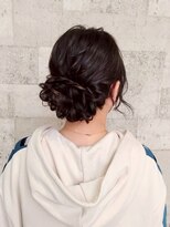 リサ グランシェ(RISA granche)&nbsp;アップヘア　シニヨン　お呼ばれヘア