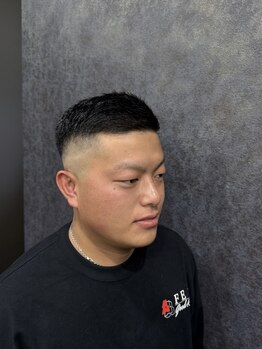 ワンフ(onef)の写真/【メンズ専門店】清潔感抜群のカットで第一印象UP★頭皮の血行促進するヘッドスパで癒しへ導きます♪