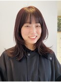 お顔周りのレイヤーカット 暗めレッドカラー