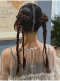 タイト×編み込みで可憐に決まるお呼ばれヘアセット