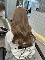 サンク 原宿 表参道(cinq) ヘーゼルグレージュミディアムレイヤー顔まわりチョコブラウン