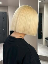 Beleza 川越 -ブリーチ・ハイトーン・ダブルカラー・エクステ・羽エクステ- 17885ホワイトブロンドシャンパンベージュミディアムレイヤー