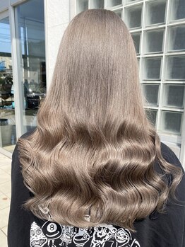 ブーム(BOOM)の写真/憧れの透明感ベージュカラーをブリーチ必須のダブルカラーで実現！ハイトーンもお任せ◎