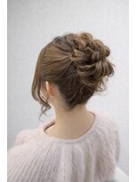 レーク(Re:K)&nbsp;ゆるふわ高めお団子ヘアアレンジ