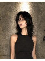 ヒール 銀座(heel)&nbsp;顔まわりレイヤー外ハネミディアムナチュラルウルフレイヤー