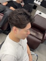 グルーマーズトウキョウ(GROOMER/S TOKYO)&nbsp;men's/リバースセンターパート/ニュアンスパーマ/メンズパーマ