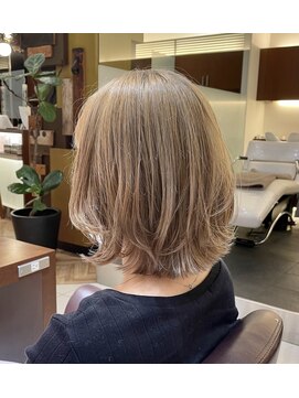 コムズアイ(COM'S/i) ミルクティーベージュホワイトカラーインナーカラーハイトーン