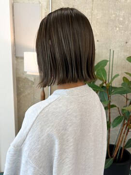 ノエ(noe) ハイライトオリーブグレージュ×ボブ