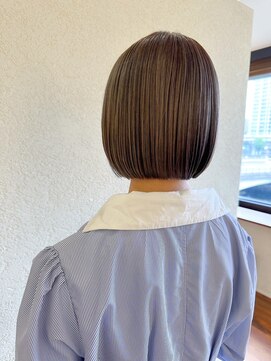 エルサフィロ キタハマ(el zafiro kitahama) 20×30×40代×似合わせカット×切りっぱなしボブ×ツヤ感