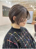アッシュベージュ×ショートボブ