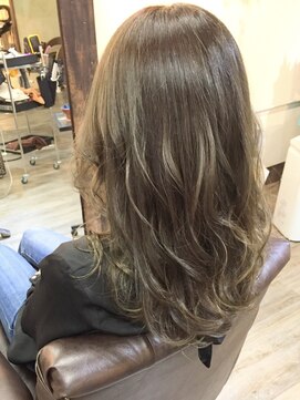 アティック(attic) ショートボブ/ボブ/ミディアム/ヘアドネーション/レイヤーカット