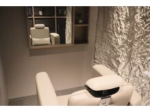 ライールザバーバー 梅田 堂島店(Lair the barber)の雰囲気（パーテーションで区切られた半個室な空間です/男性専用）