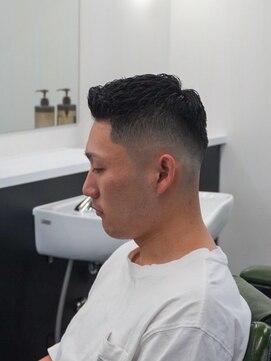 アストロ(ASTRO) 一宮濡れパン×スキンフェード男前スタイル短髪ビジネス刈り上げ