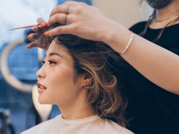 アレックスヘアコンシェルジュ (ALex Hair concierge)の写真/【北千住３分】大人女性に似合う髪型を提案してくれる♪今までとは違う自分だけのスタイルが見つかる！