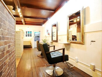 プリマステラ(Prima Stella)の写真/【上新庄駅から徒歩5分】ハイキャリアなスタイリストが在籍◇技術力×居心地の良さを兼ね備えたサロンです!