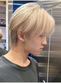 渋谷メンズブリーチカラーミルクティーベージュセンターパート
