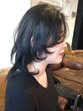 ブロック ジャポン(bloc japon) ハイトーン復帰も叶う一時的ダークブラック 動きのある顔周りに