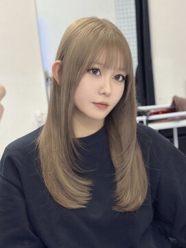 ロムーク 表参道(LOMKH) 小顔ロングレイヤーカット顔周り冬グレージュカラー透明感カラー