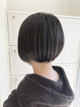 ヘア エッセンス エルメ(hair essence elme) 【グレー／ショートボブ】