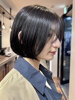 アビー(ABBEY)&nbsp;長め前髪が可愛い顎ラインボブスタイル