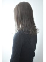 ヴィッカエコル (vicca 'ekolu)&nbsp;《ekolu 横山》切りっぱなしロブ×グレージュ