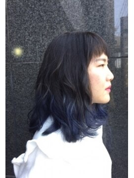ヘアアンドメイク オプシス(Hair&Make OPSIS) 黒髪はネイビーブルーのハイライトカラーで楽しむ方法もあり