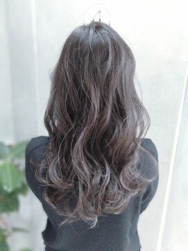 オーストヘアー リュウール(Aust hair Lueur) セクシー透け感シルバーアッシュ