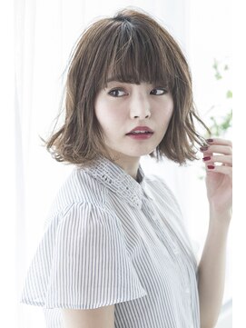 ミエル ヘア 新宿(miel hair) 〈mielhair新宿〉重めバング 外はね ミディ ボブ