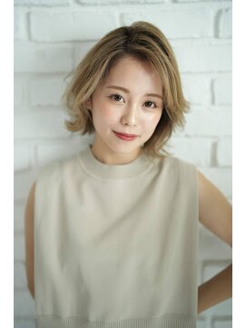 ソワン ドゥ ブレス エルネ 立花店(soin de brace elne) 外はねショート×ペールベージュ