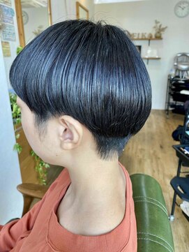 カフィカ(cafika) 大人可愛い30代40代丸みマッシュベリーショート