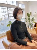ボブ。ベージュブラウン。