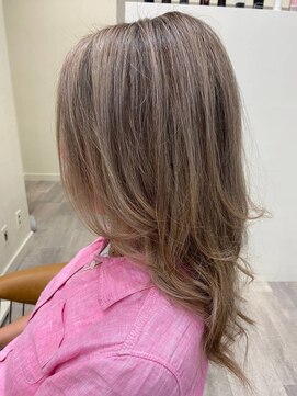 ムゲルカ エン(mugelca e'n) ホワイトベージュ